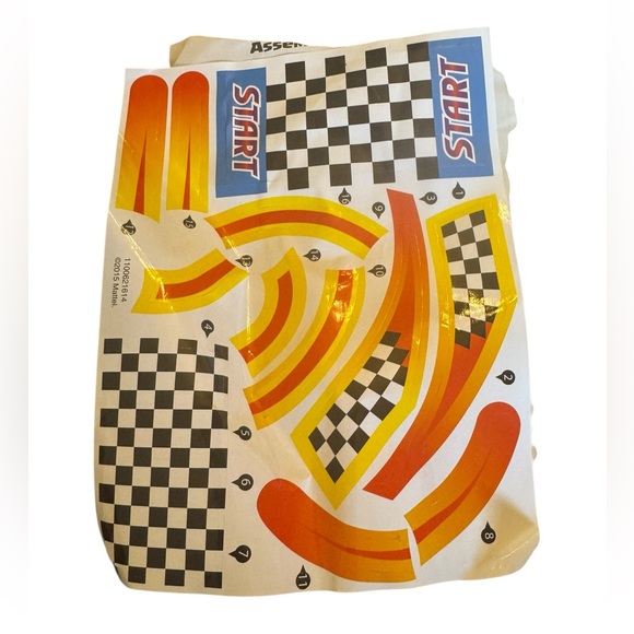 Fisher-Price Spinnyo’s Racing Chasing Super Slide Spiral Race Track - Picture 3 of 13